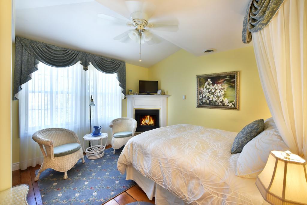 Brockamour Manor Bed And Breakfast Niagara-on-the-Lake Dış mekan fotoğraf