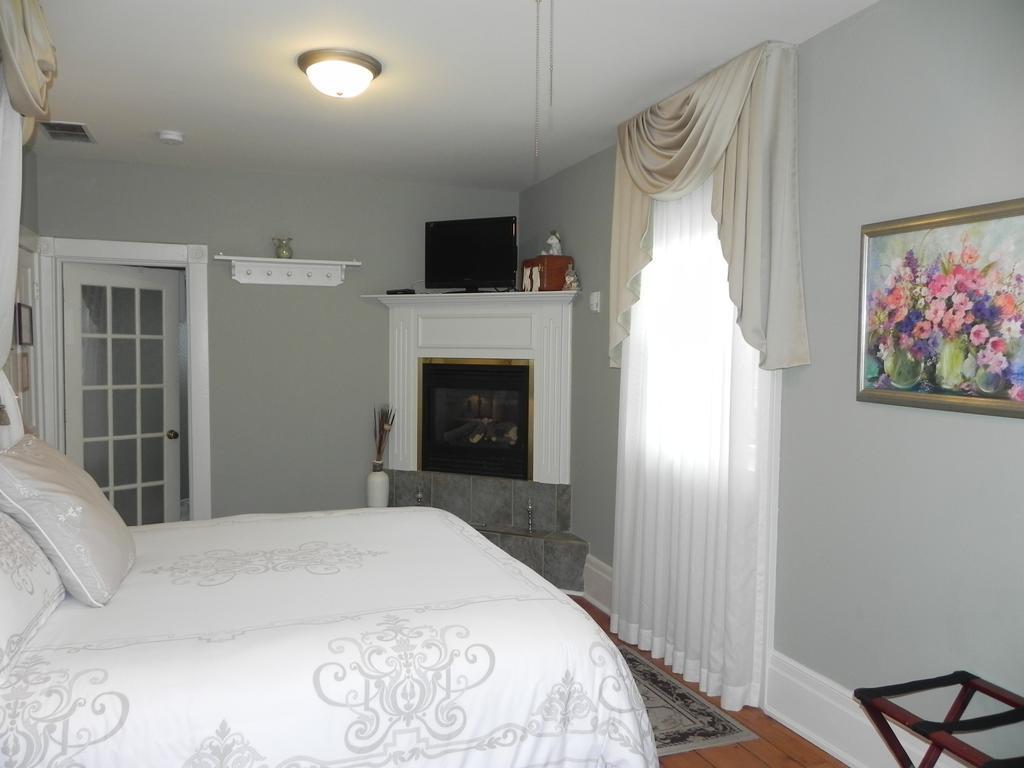 Brockamour Manor Bed And Breakfast Niagara-on-the-Lake Dış mekan fotoğraf