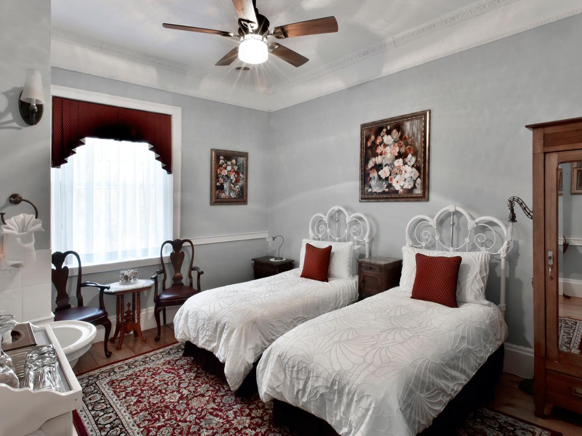 Brockamour Manor Bed And Breakfast Niagara-on-the-Lake Dış mekan fotoğraf